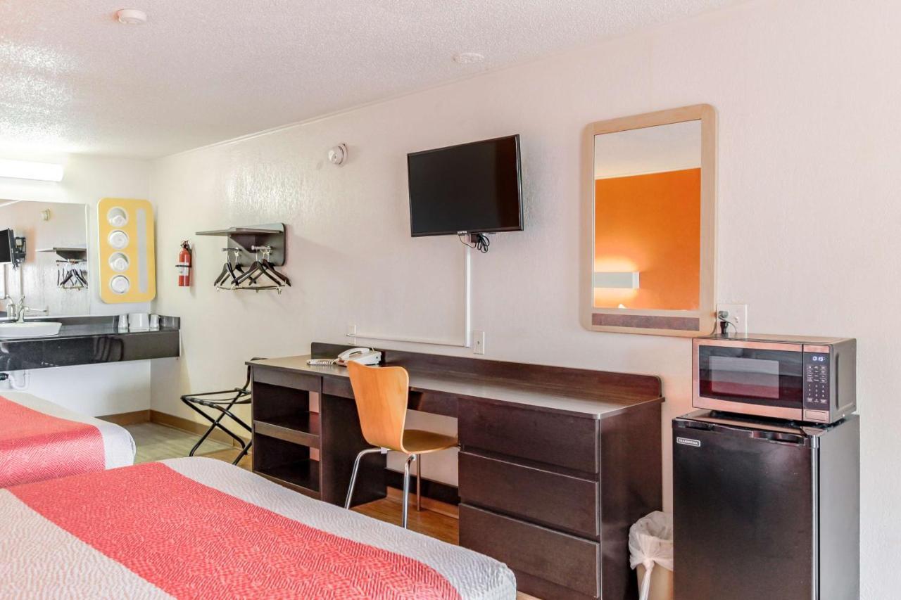 Motel 6 Kalamazoo Eksteriør billede