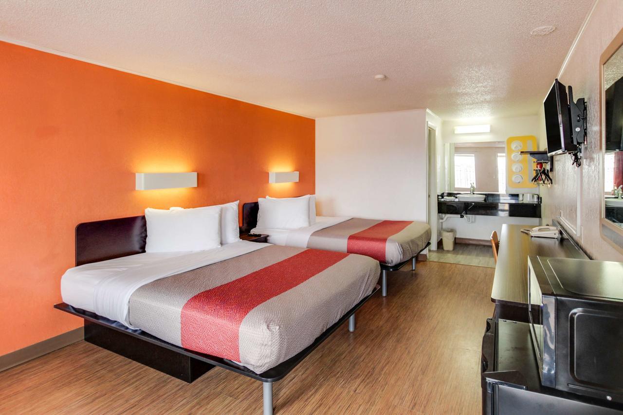 Motel 6 Kalamazoo Eksteriør billede